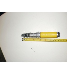 TORNILLO + SILEMB.SOP.PARACHO.TRASERO ALUM. LARGO 28MM.